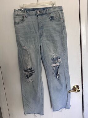 Wild Fable Light Wash Ripped Straight-Leg Jeans